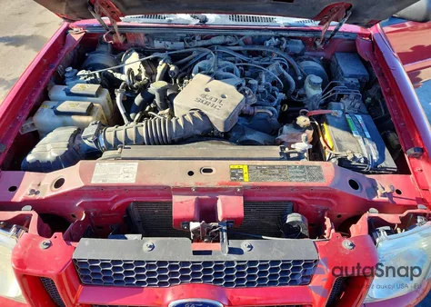 2005 Ford Explorer Sport Trac z USA, uszkodzony, nr VIN 1FMZU77KX5UA94556